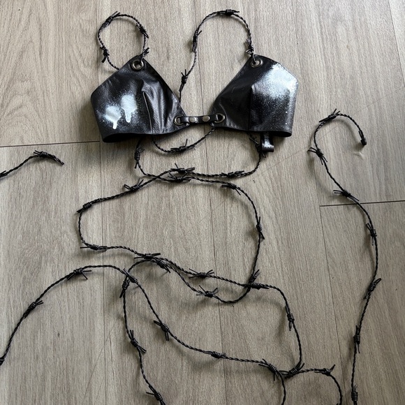 Dolls Kill Darker Wavs Black barbed wire bra - large - Picture 3 of 3